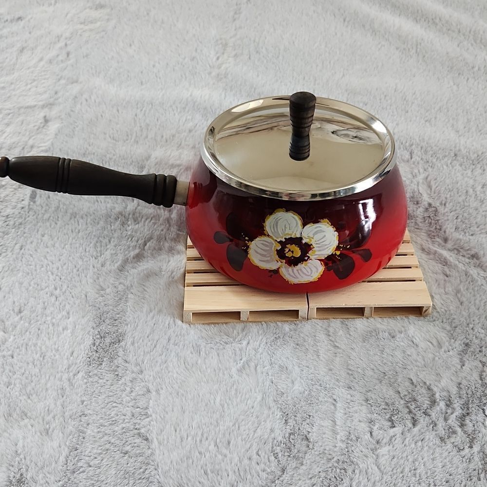Vintage QSTA Red Enamel Fondue Pot Floral Sauce Pot Wood Handle w/ Lid
